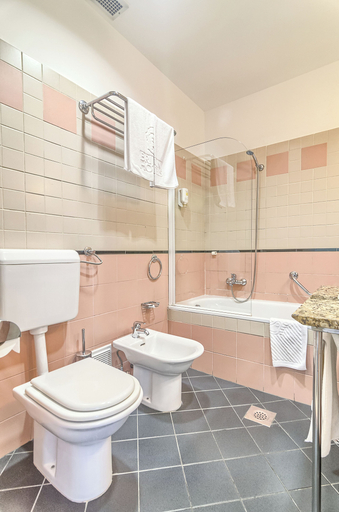 Bathroom 4, Brijuni Hotel Neptun, Fažana