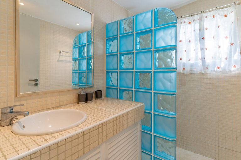 Bathroom 4, Lovely Villa Las Palmeras, Málaga