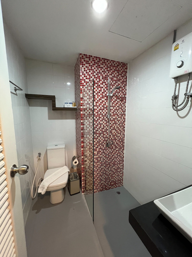 Bathroom 4, Dragon River Avenue Hotel, Muang Phitsanulok