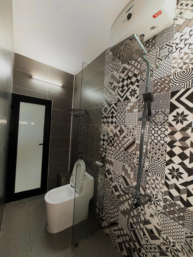 Bathroom 5, Lacasa Homestay, Huế