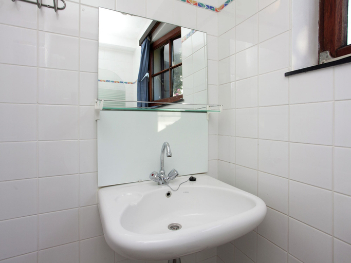 Bathroom 3, Hillside Stay Near Coo Fall, Liège