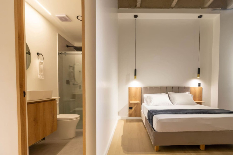 Room 5, Opera 102 in Medell n, Medellín