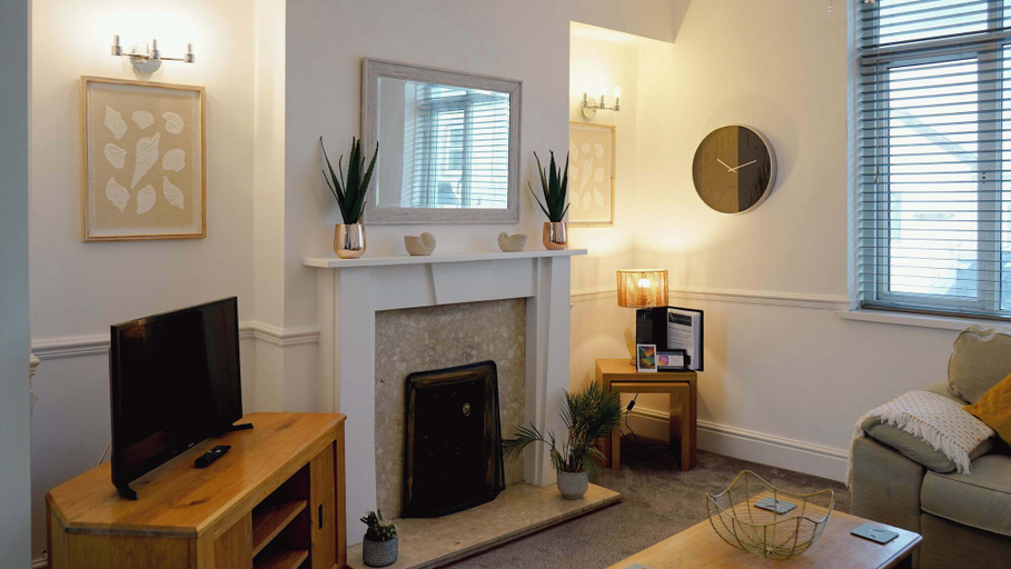 Room 4, Ivydene - 3 Bedroom House -tenby, Pembrokeshire