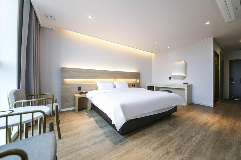 Bedroom 4, Jincheon Hotel Lacus, Eumseong