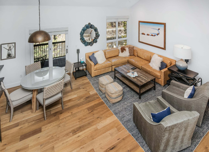 Living area 2, Coldstream #18 3 Bedroom Townhouse, Eagle