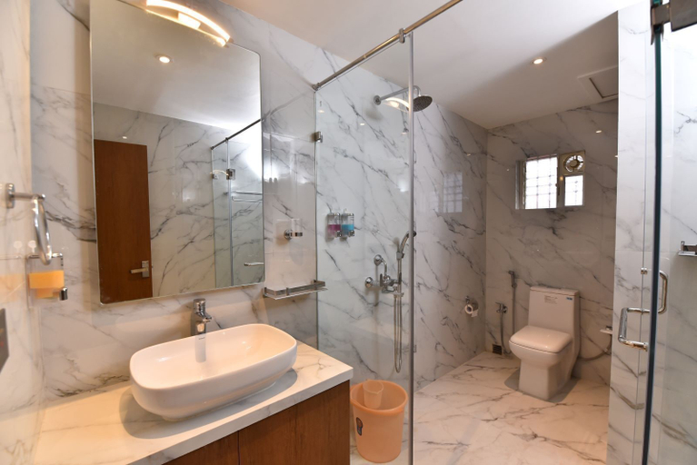 Bathroom, EENNRA SSUBARNA, Murshidabad