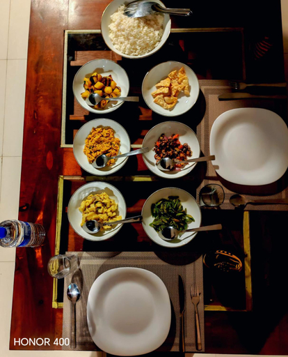 Food & Drinks 4, Rainforest River Bay, Kotapola