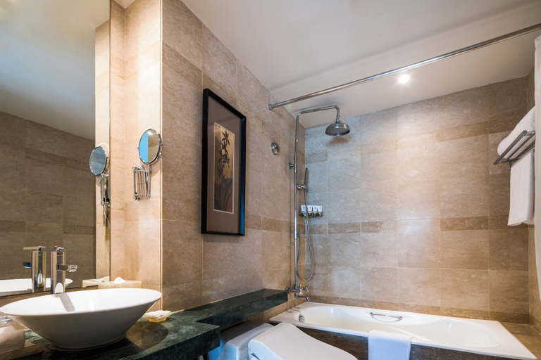 Bathroom 4, Grand Mercure Shanghai Hongqiao, Shanghai