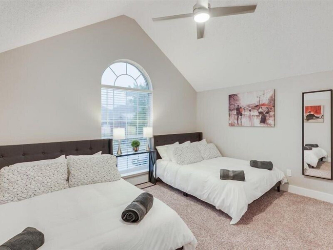 Interior 4, Captivating 6BR 3B Home With Pool & Fire Pit, Dallas