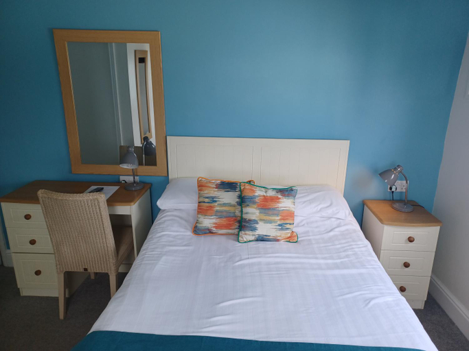 Bedroom 2, The Paris Hotel, Cornwall