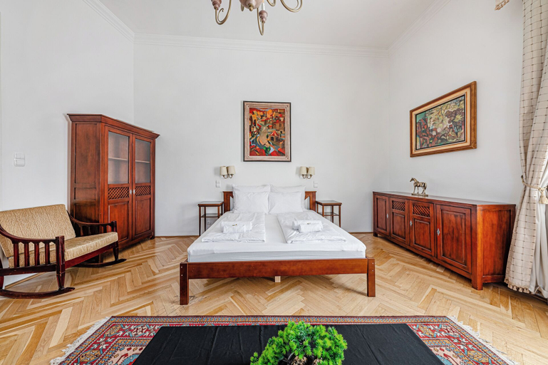 Room, Budapest Classic Charm | 2Br + Cornertub + Smarttv, Budapesti