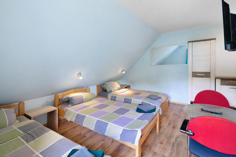 Bedroom 4, Hotel Neue Krone, Neustadt an der Aisch-Bad Windsheim