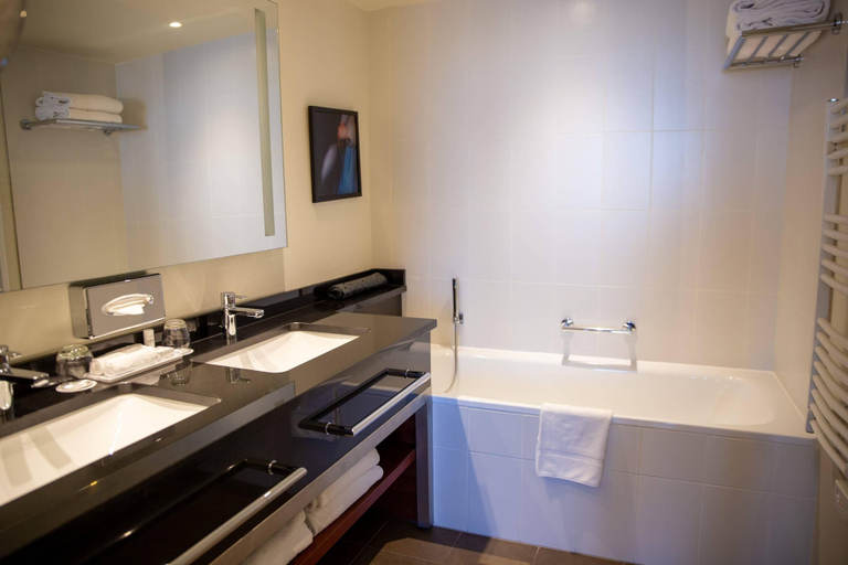 Bathroom 4, Clarion Paris CDG Airport, Val-d'Oise