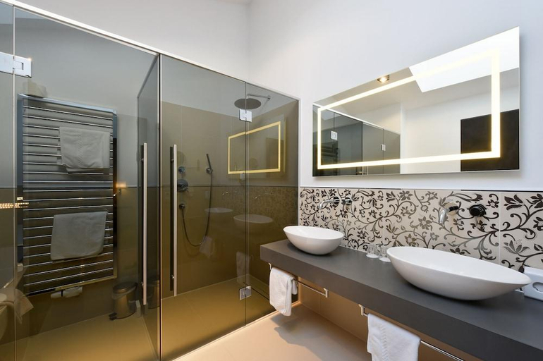 Bathroom 4, St. Peter Hotel, Innsbruck Land