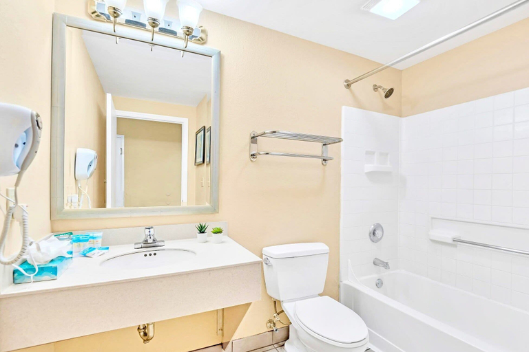 Bathroom 4, Studio With Pool & Hot Tub Near Universal Studios, Orange