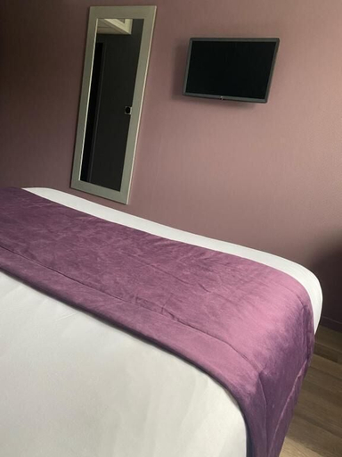 Bedroom 4, Hotel Restaurant Vesontio, Doubs