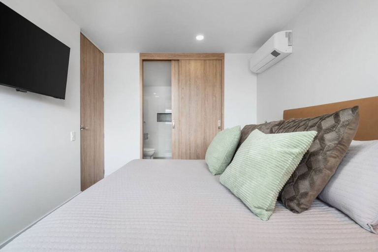 Room 3, Go Living Suites - 607, Medellín