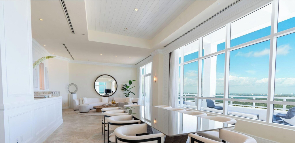 Dining 5, Tresor 2-3701, Miami-Dade