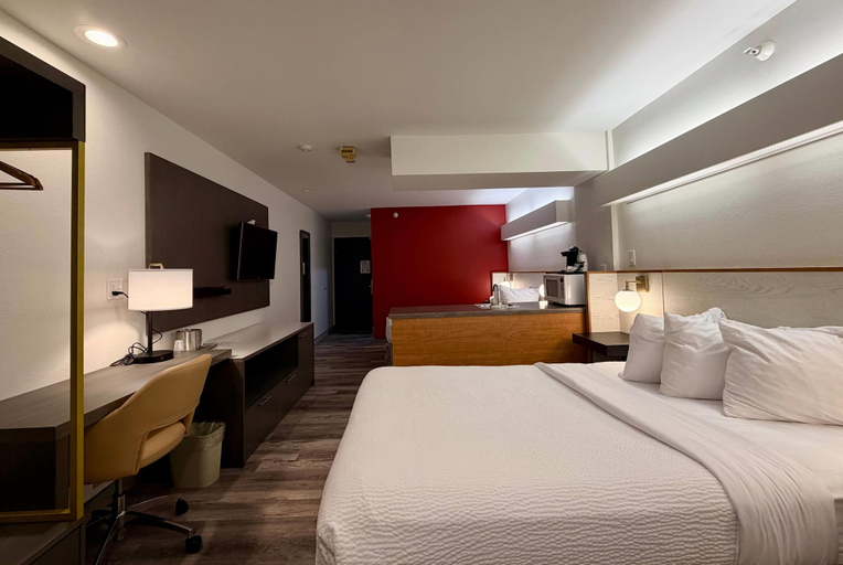 Bedroom 3, Ramada Limited Bloomington IL I-74/I-55, McLean