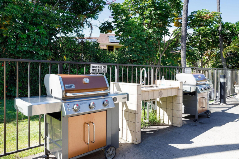 Property grounds 5, Kailua Bay Resort 4-206 Corner Oceanview Downtown Unit, Hawaii