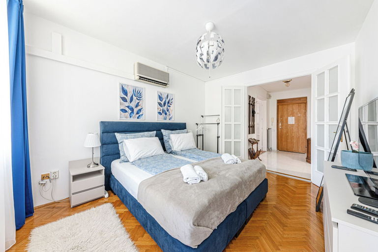 Room 3, The Palazzo Danube- Buda Prime Location W. Balcony, Budapesti