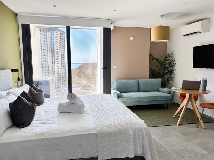 Bedroom 3, E1 Suites & Spa aparthotel style - Gym & Spa, Gibraltar