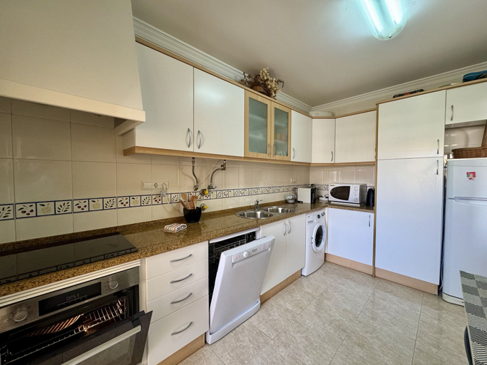 Private kitchen 2, Quarteira Stylish 4 by Homing, Loulé