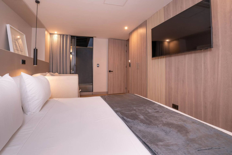 Room 5, Jatisa 302 in Medell n, Medellín