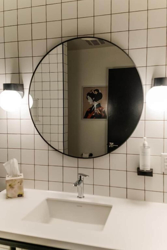 Bathroom 5, The Grove Motel, Essex