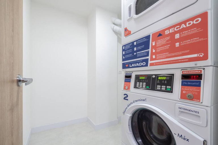 Room 2, Go Living Suites - 607, Medellín