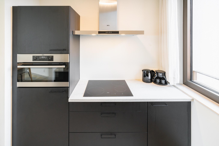 Kitchen 3, Vibrant Apartment Haven with Terrace, Antwerpen