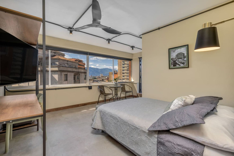 Room 2, Nutibara Express - 825, Medellín