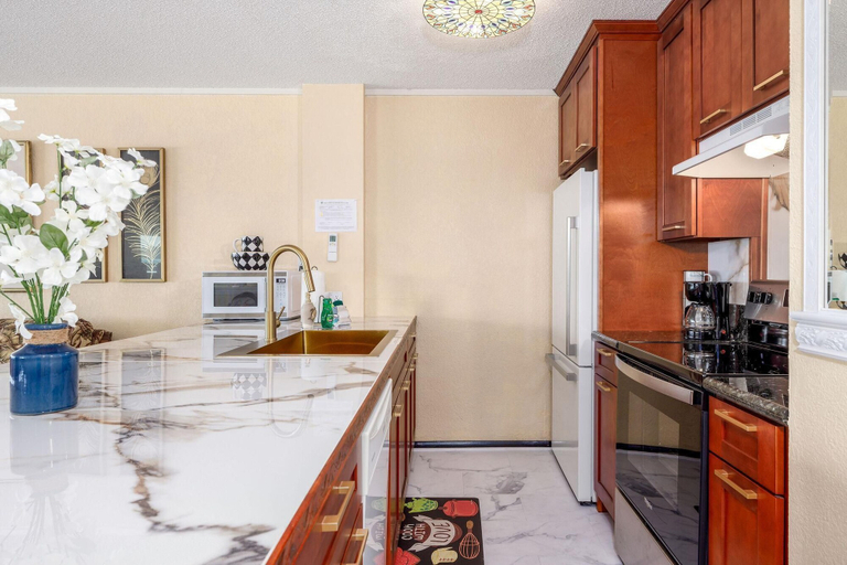 Private kitchen 4, Kona Reef A-34, Hawaii