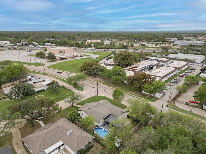 Interior 3, Panoramic 4BR 3B Home With Pool, Grill, Sauna & Game Room, Dallas