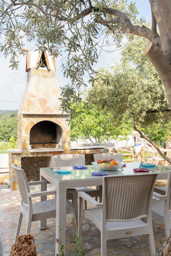 Food & Drinks 5, Villa Türkoğlu Akyaka Kuyucak, Merkez