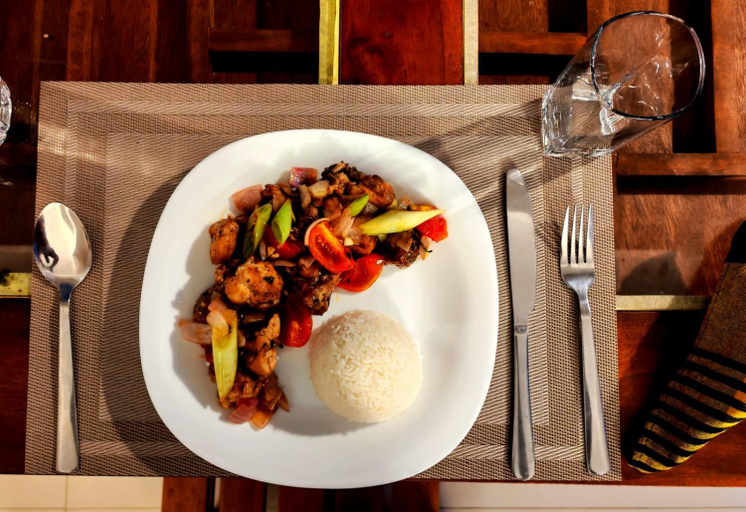 Food & Drinks 5, Rainforest River Bay, Kotapola