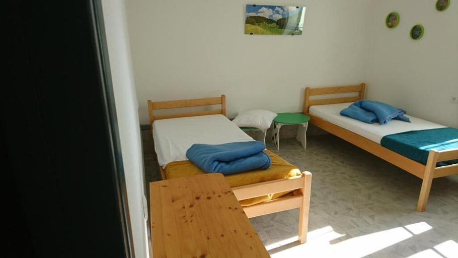 Bedroom 4, APF France handicap - Ferme Léonie, Jura