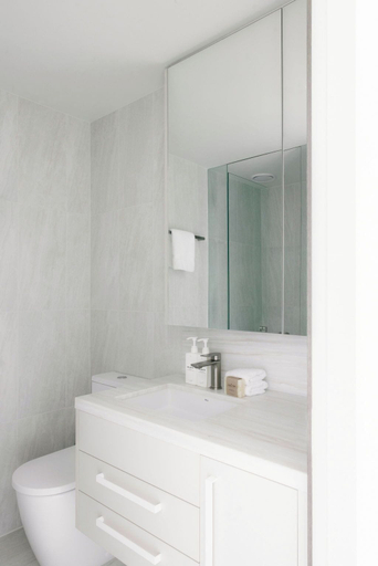 Bathroom 5, Kirra Point Holiday Apartments, Gold Coast
