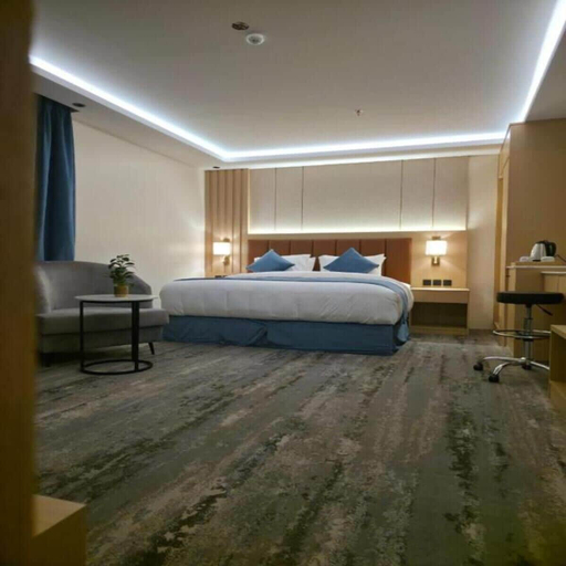 Room 2, Skylet Apartments, Dammam