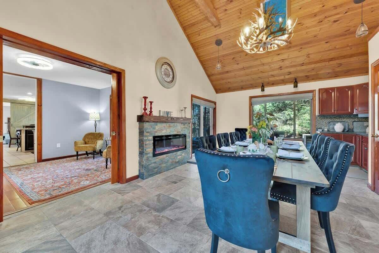 Interior 5, Big Bass Hideaway With Hot Tub, Lackawanna