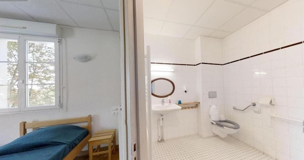 Bathroom 5, APF France handicap - Ferme Léonie, Jura