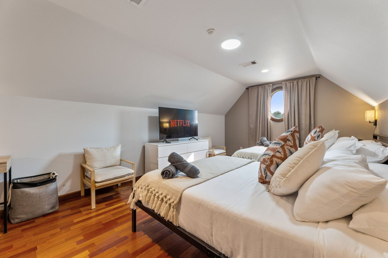 Interior 5, Golf-side Luxe Escape Sleeps 13 Hot Tub & Theater, Jefferson