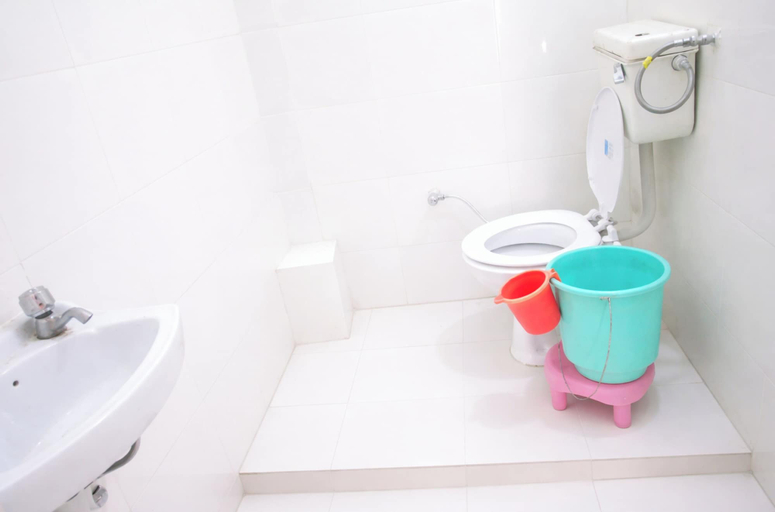 Bathroom, Hotel Gayatri Guest House Haridwar, Hardwar