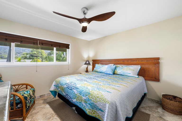 Room 2, Banyan Tree 301: Oceanfront 2/2 Remodeled With AC, Hawaii