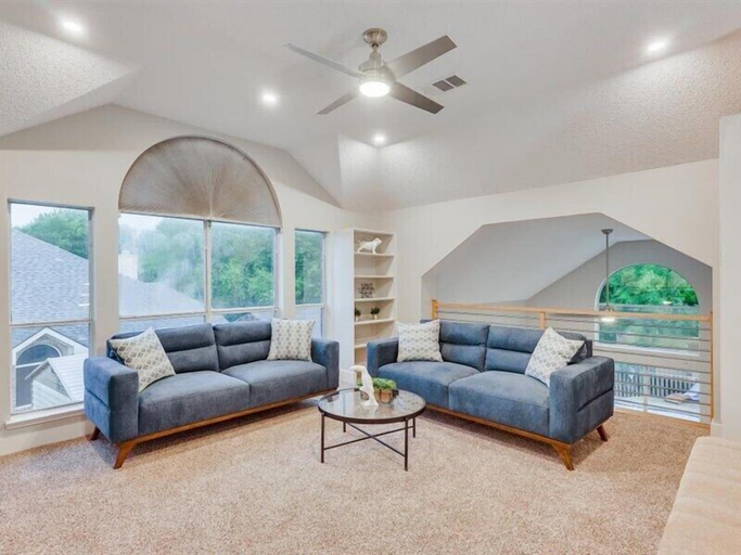 Interior 2, Captivating 6BR 3B Home With Pool & Fire Pit, Dallas
