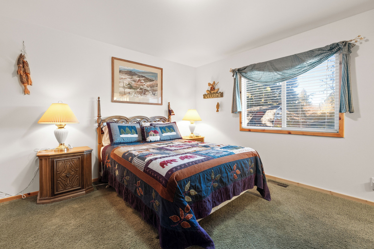 Room 3, Meandering moose, San Bernardino