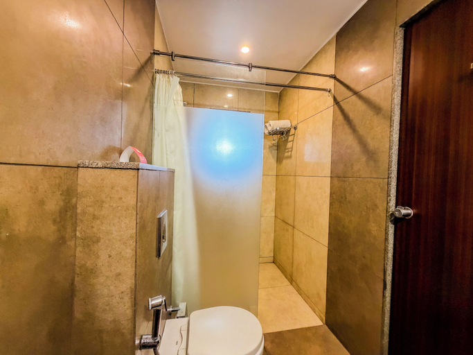 Bathroom 3, Zip By Spree Hotels Kolhapur, Kolhapur