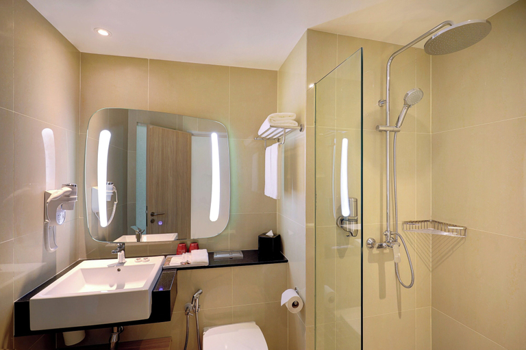 Bathroom 5, ibis Kuala Lumpur City Centre, Kuala Lumpur
