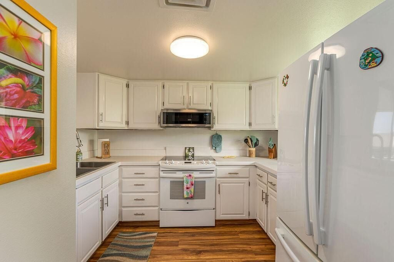 Private kitchen 2, White Sands Village#325, Hawaii