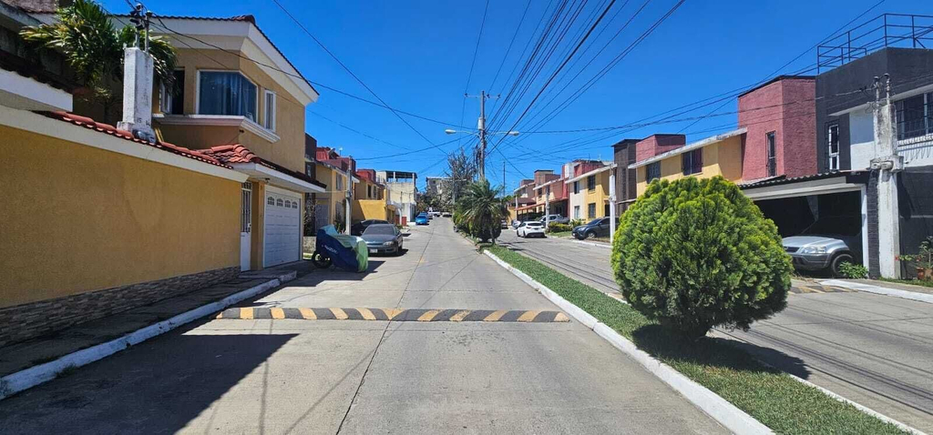 Parking 5, Casa Nimajay, ZONA 12
